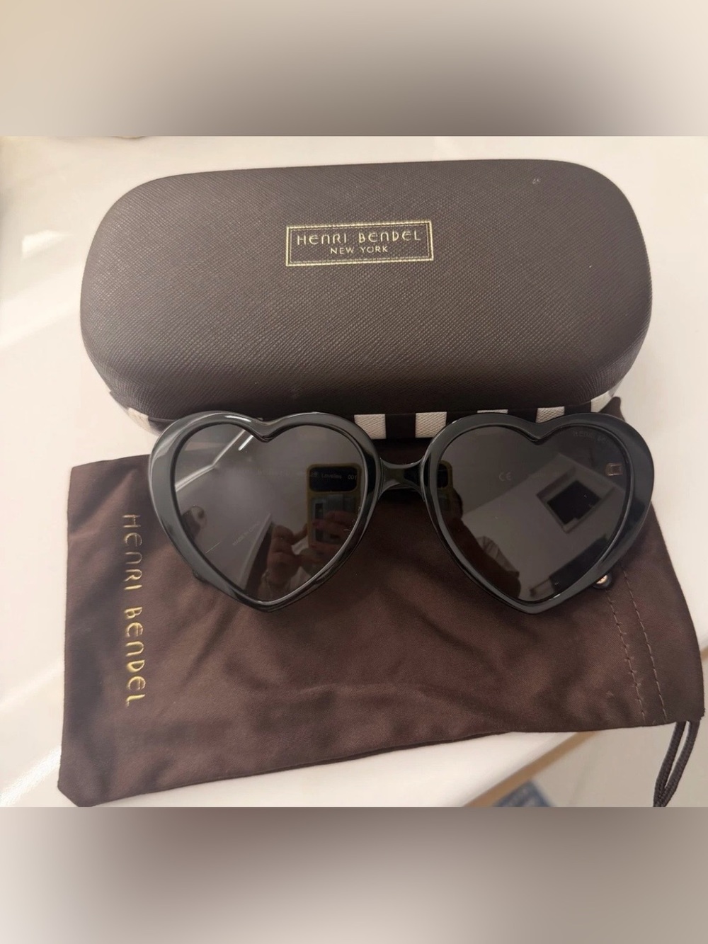 HENRI BENDEL Loveless Heart Shaped Sunglasses w/Case & Dusty